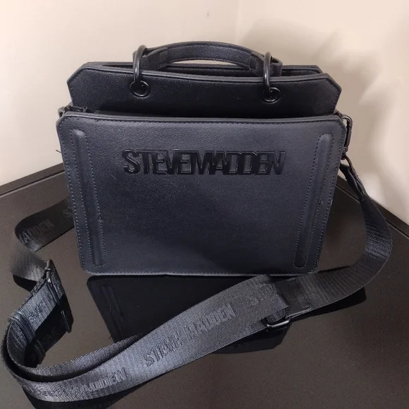 Steve Madden Evelyn Bag with black hardware - Picture 5 of 5